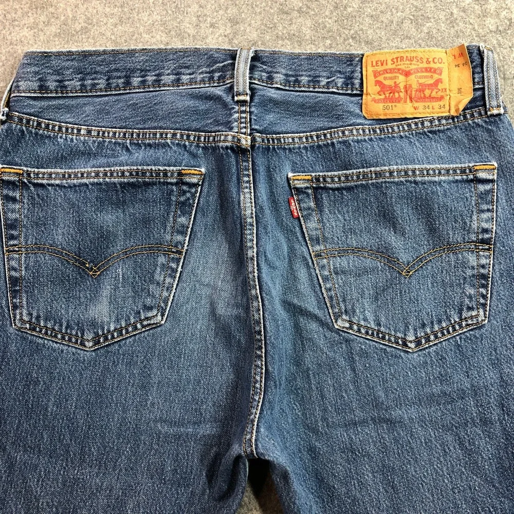 Levi's Mens 501 Original Fit Jeans 34x34 Blue Button Fly Straight Leg Denim